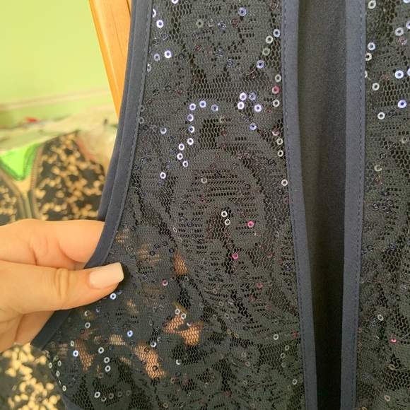 Formal dress with open back - Picture 3 of 3